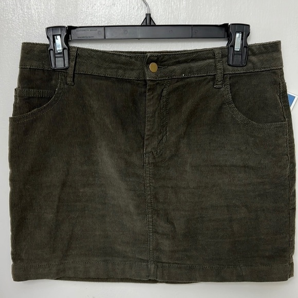 Corduroy Hunter Green miniskirt, Sz 2, 💥HP 11/9 - Picture 2 of 8